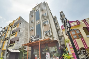 Hotel Flowers Inn,Mahaveeer Nagar,3 star
