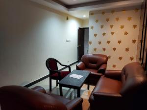 Rl Grand,Cinema Road,3 star