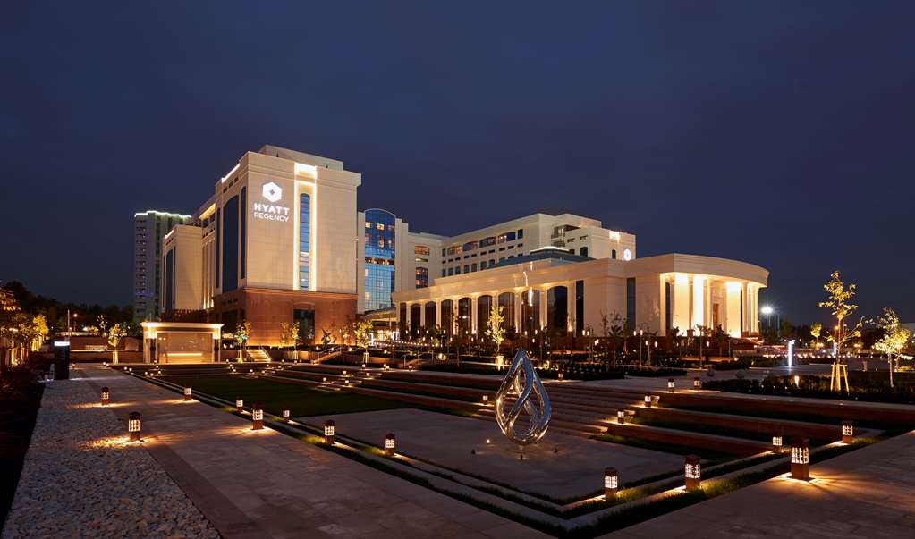 Hyatt Regency Tashkent,Romanov Palace>>Tashkent,5 star