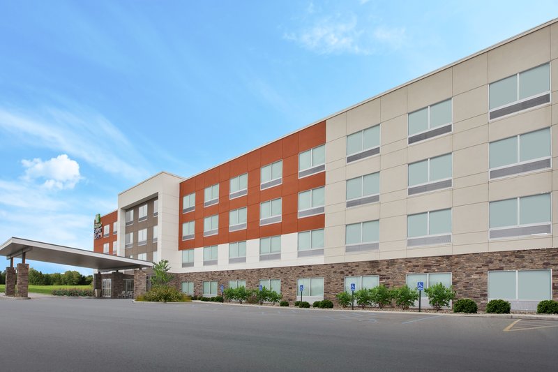 Holiday Inn Express & Suites Parkersburg East, An Ihg Hotel