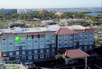 Holiday Inn Express & Suites St. Petersburg - Madeira Beach,Madeira Beach>>Bay Pines,3 star