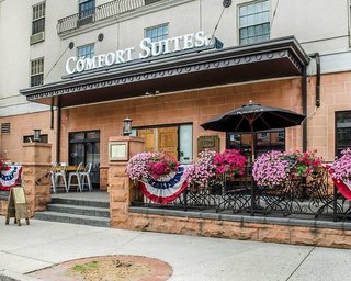 comfort suites downtown carlisle