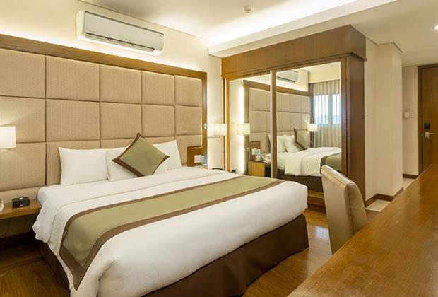 Santomas Suites,Balete>>Alaminos,4 star