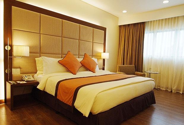 Santomas Suites,Balete>>Alaminos,4 star