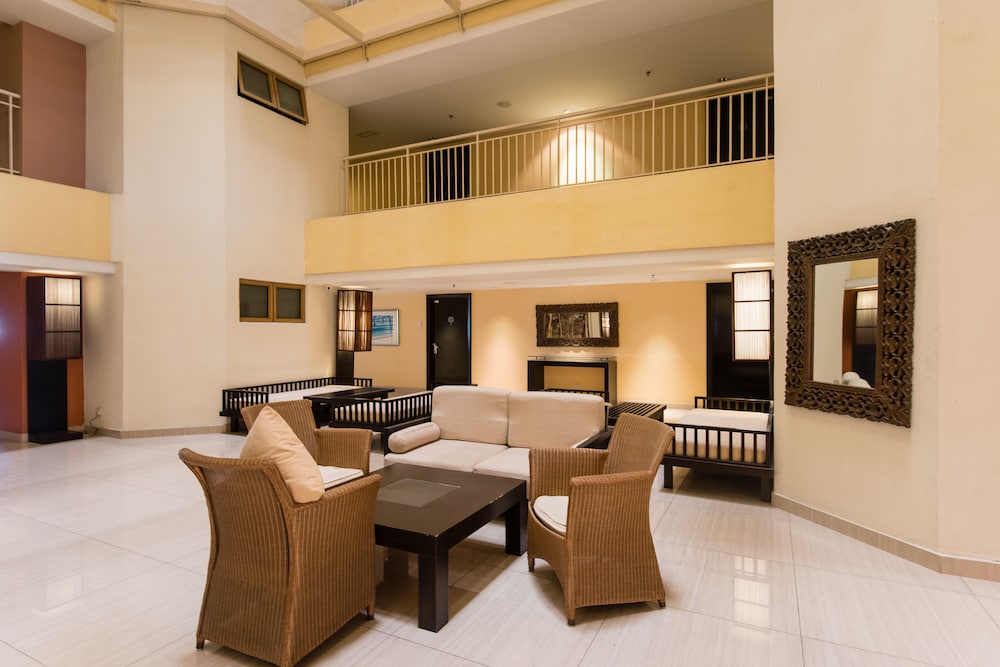 w studio resort suites at pyramid tower