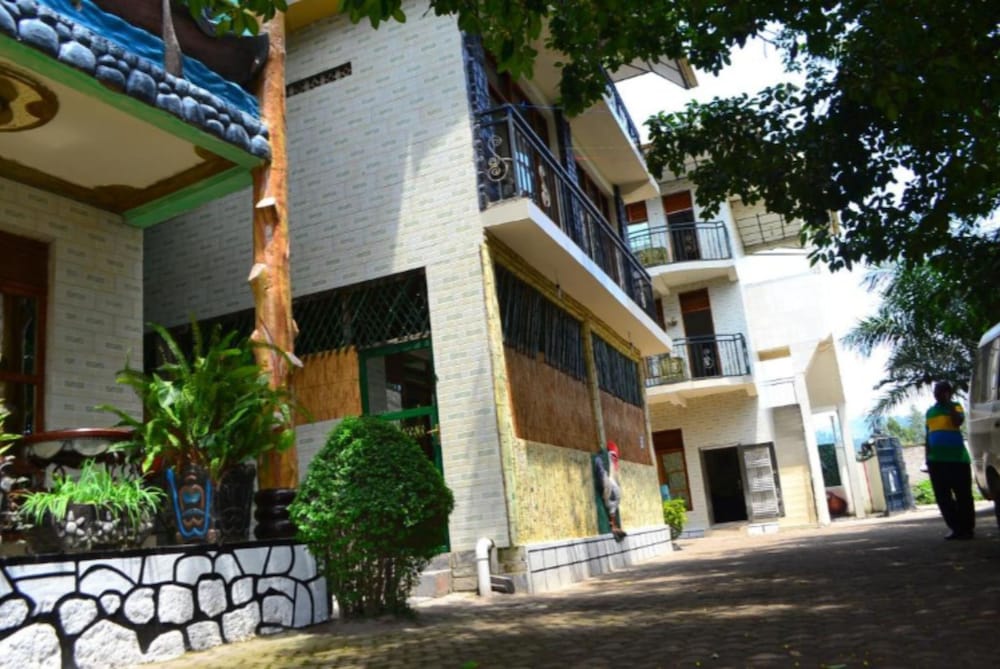Dian Fossey Nyiramacibir Hotel,Kivu>>Gisenyi,3 star