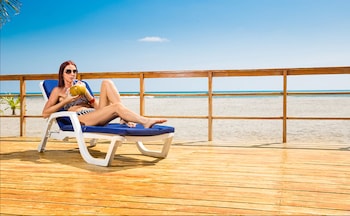 Izalco Hotel And Beach Resort,La Herradura>>El Rosario,3.5 star