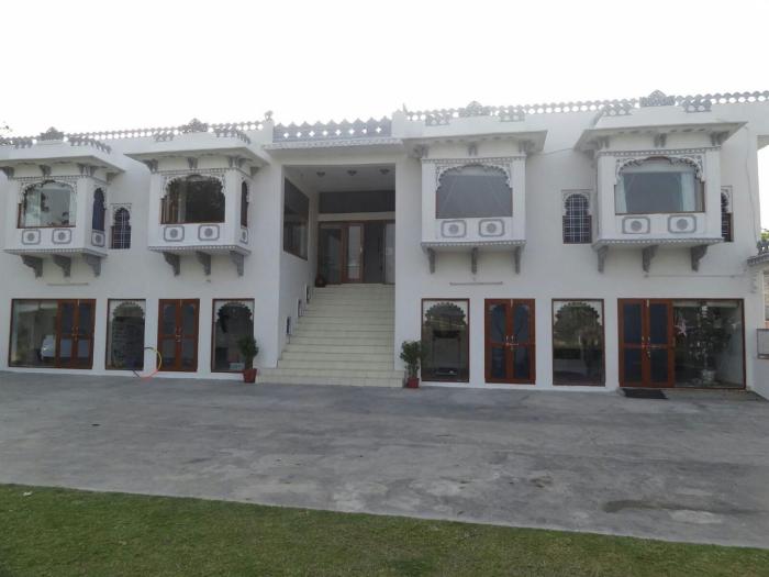 Devendra Garh,Rajasthan>>Eklingji,3 star