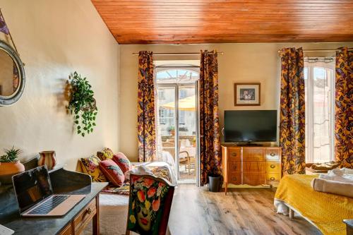 room-image