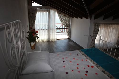 Tasada Hotel,Near Karaburun Harbor,1 star