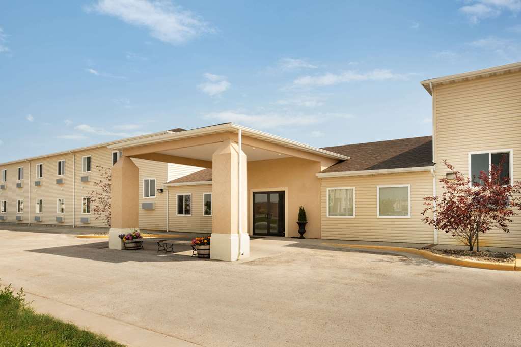 Travelodge By Wyndham Gillette,Near Campbell County Convention And Visitors Bureau,2 star