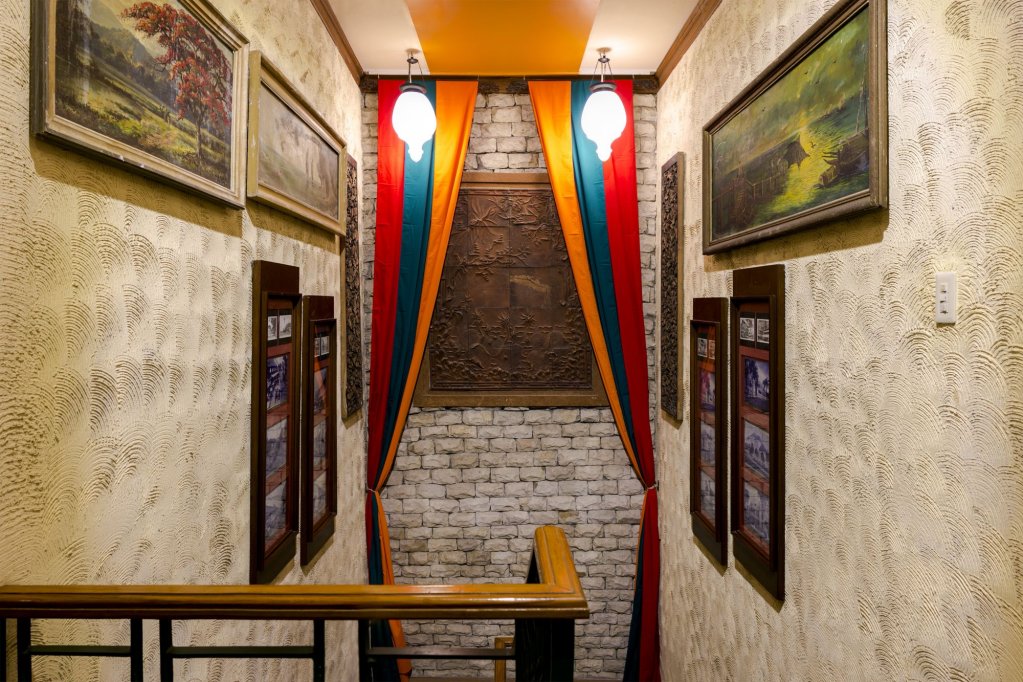 Dhanesvara Holistic Unique Homestay,East Java>>Surabaya,3 star