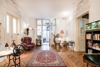 baroque hostel and coworking