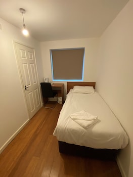 contractors guest house