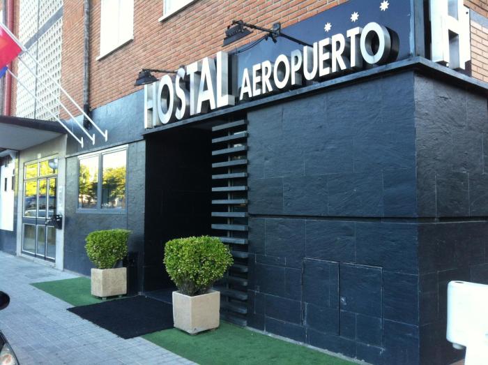 hostal aeropuerto