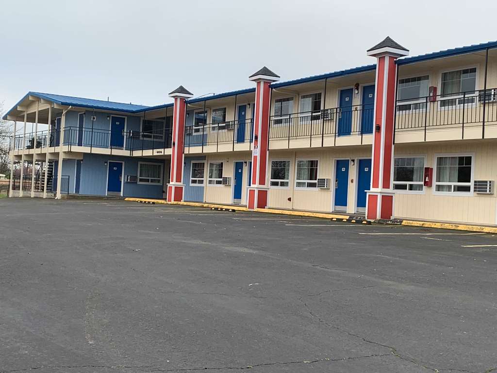 studio 6 suites albany or