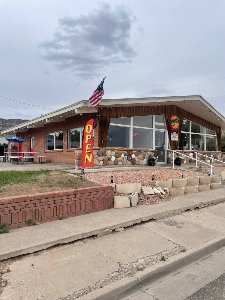 Sunglow Hotel,Lyman>>Bicknell,2 star