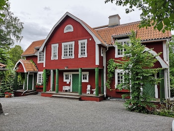 Varmdovagen B&B Cottage,Nacka>>Arsta,2.5 star