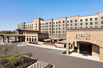 Embassy Suites By Hilton San Antonio Brooks Hotel & Spa,River Walk>>Harlandale,4 star