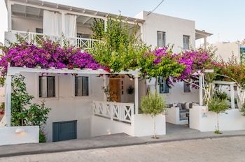 milos bay suites