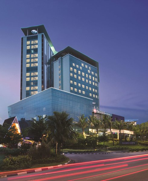 wyndham panbil batam