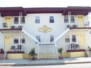 buttercup suites