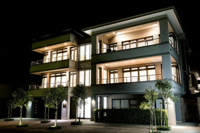 Selkirk House,Hermanus>>Cape Town,3.5 star
