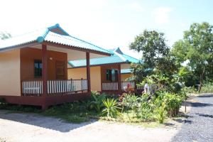 Lam-Tong Resort,Khanom>>Don Sak,2.5 star
