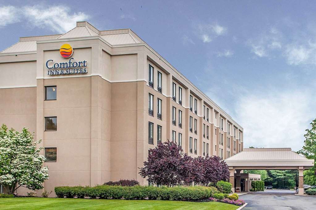 Comfort Inn & Suites Somerset - New Brunswick,Edison>>Bound Brook,2.5 star