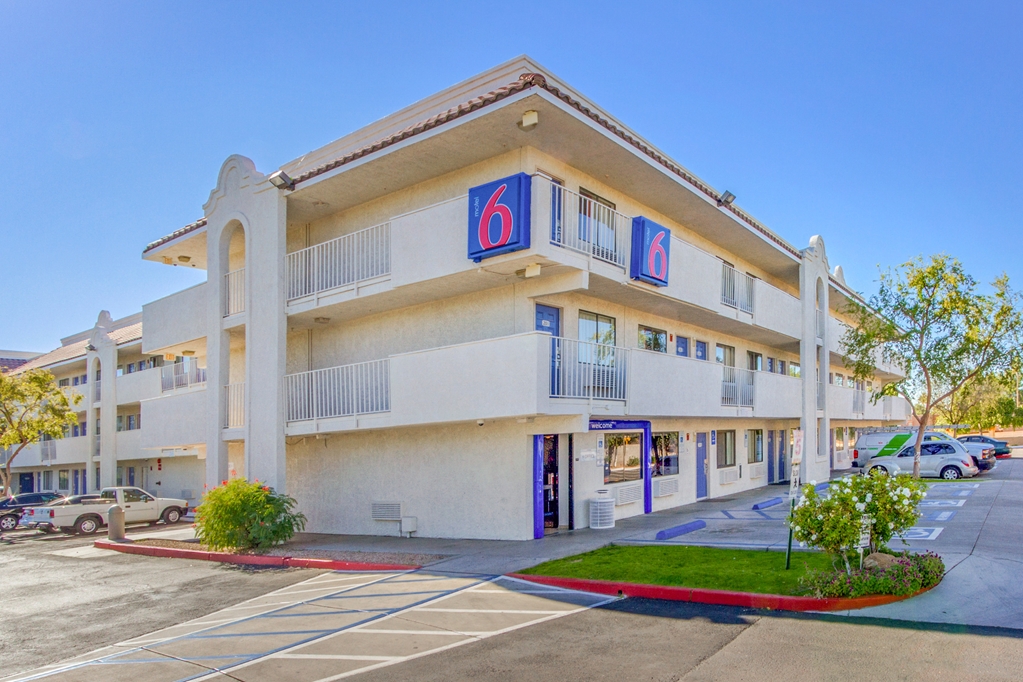 motel 6 phoenix az west