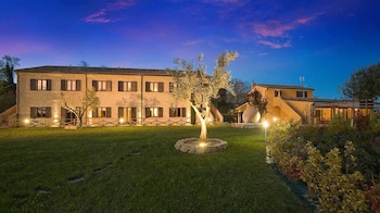 Villa Gens Camuria,Camerano>>Ancona,3 star