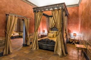 Castello Di Limatola,Benevento>>Arzano,4 star
