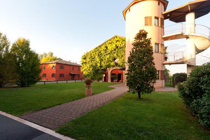 Agriturismo La Lupa,Near Piumazzo Medieval Tower,3 star
