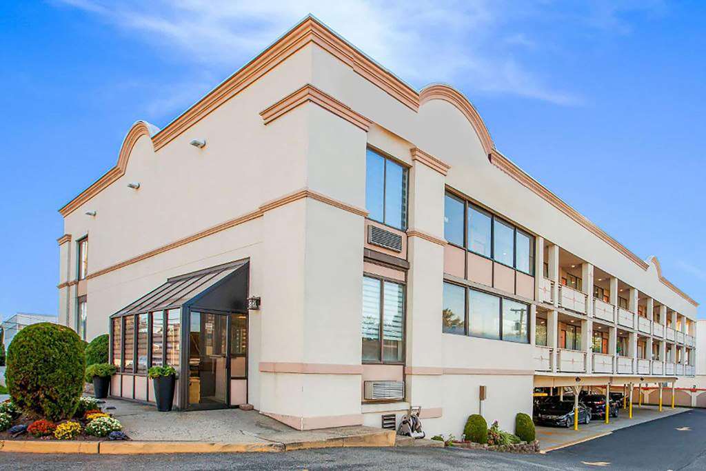 Super 8 By Wyndham Meadowlands,Bergen County>>Bergen,2 star