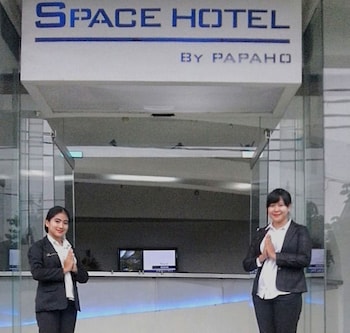 space hotel by papaho