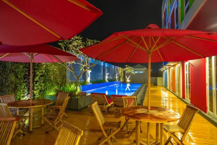 front one hotel purwodadi