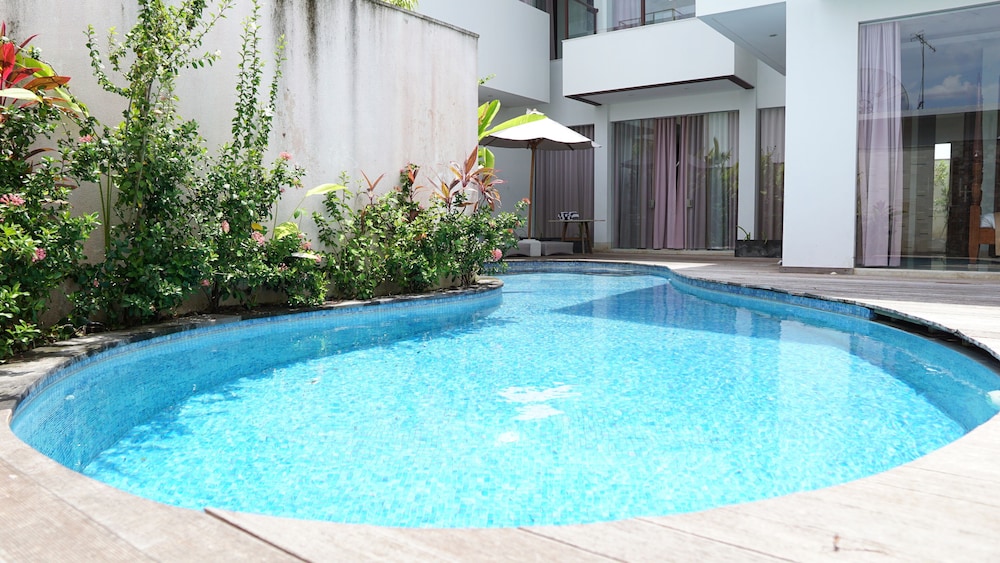 Bali Residence Villa,Kuta>>Bali,4 star