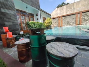 Kusuma Syariah Hotel Yogyakarta,Sleman>>Depok,3 star