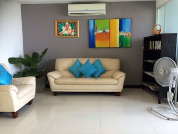 Lae Lay Suites,Karon Beach>>Karon,3 star