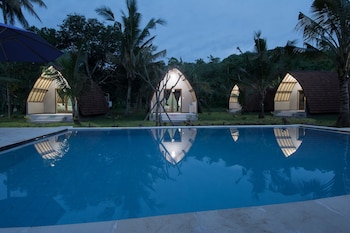 apit lawang villas