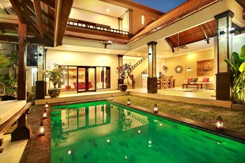 De Liza Villa Seminyak Beachside By Bali Asia Villa,Near Seminyak Square,4 star