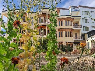zaltak guest house and hostel