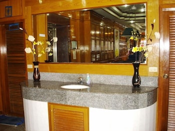 Lamai Hotel,,2 star