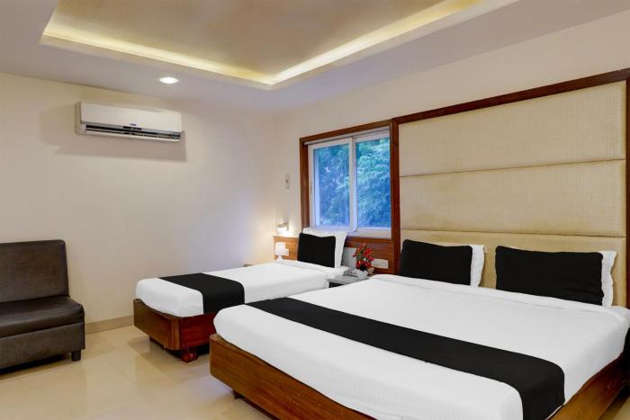 Super Townhouse Arcot Road,Covelong,2 star