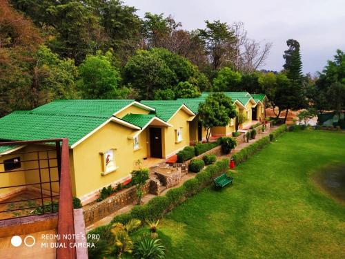Clarissa Resort,Kotabagh>>Corbett National Park,3 star