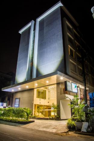 V Hotel,Dwaraka Nagar,3 star