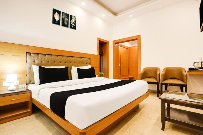 Super Collection O Mall Road Near St. Georges College,Barlowganj,3 star