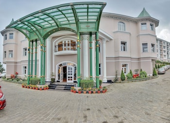 club mahindra pristine peaks naldehra