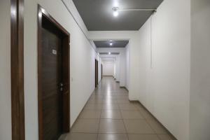 Hotel Ashray Inn Express,Near Ahmedabad Airport,3 star