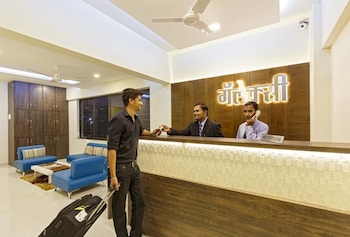 Galaxy Inn,New Shahupuri,3 star